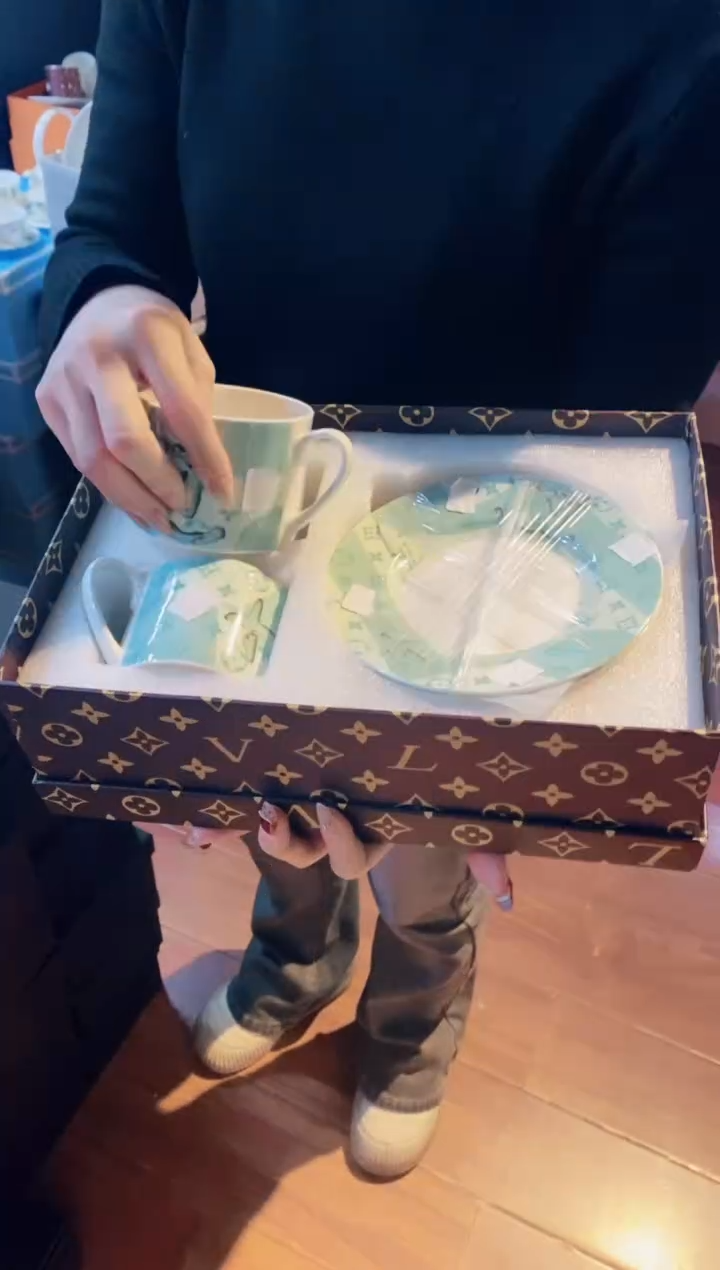 【闪购商品】杯鸿辉家品牌瓷器，京东包邮！