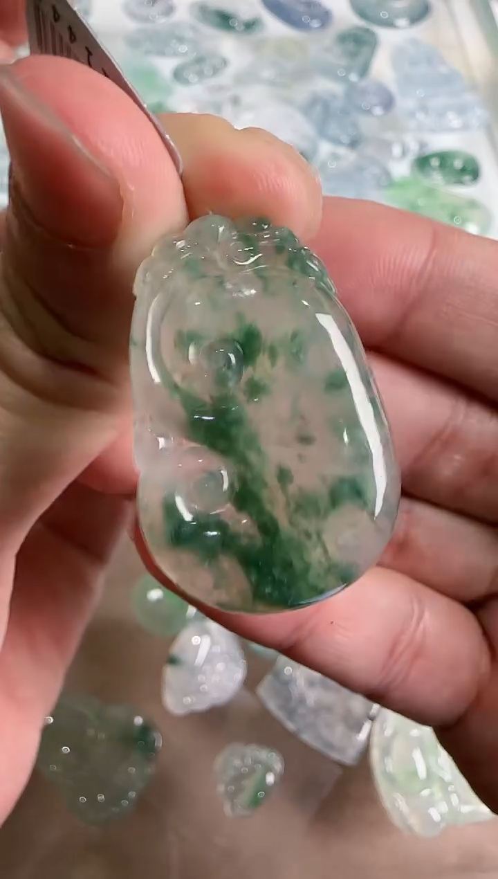 【闪购商品】翡翠吊坠(不含链)未镶嵌··