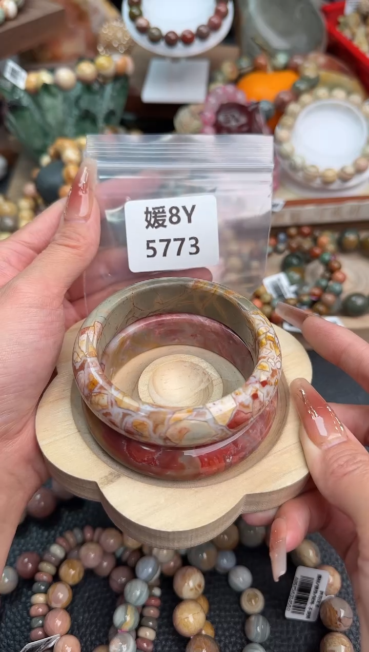 【闪购商品】石英质玉手链未镶嵌8Y5773