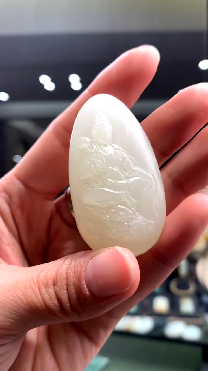 颈饰未镶嵌和田玉挂件