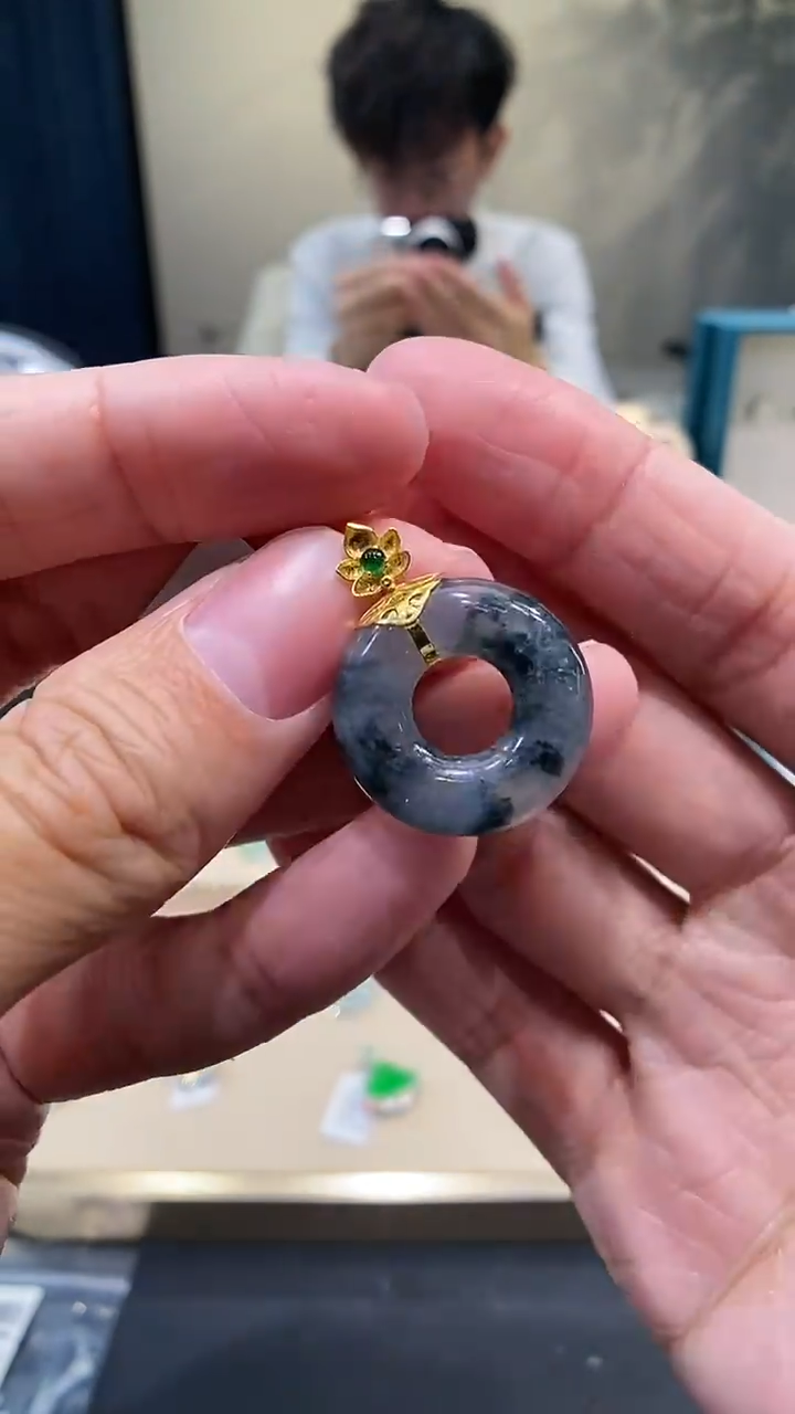 【闪购商品】翡翠吊坠(不含链)18K金镶嵌甜甜圈