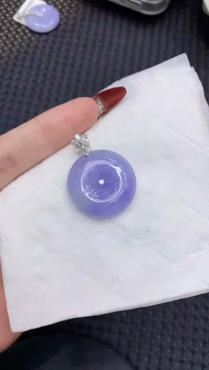 翡翠18K金镶嵌颈饰111111111