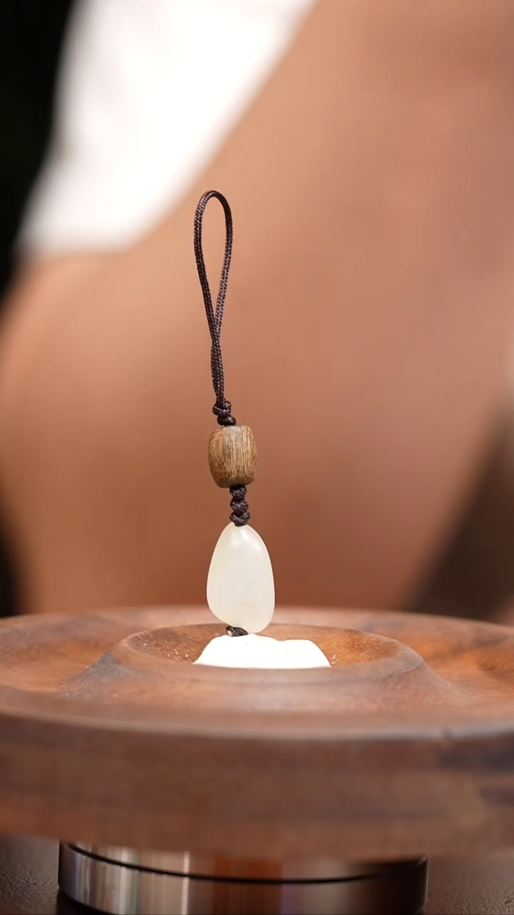 和田玉未镶嵌吊坠(不含链)和田玉原石