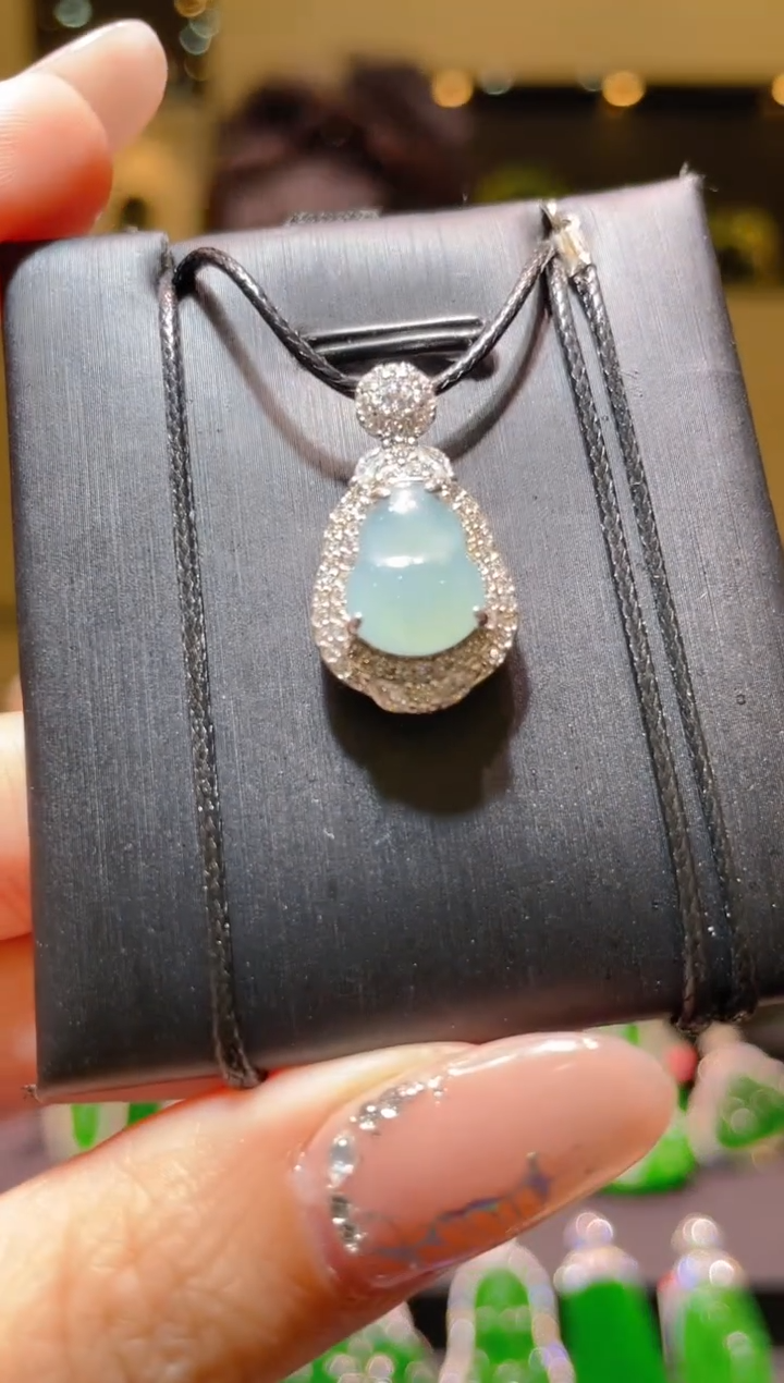 【闪购商品】翡翠吊坠(不含链)未镶嵌A1