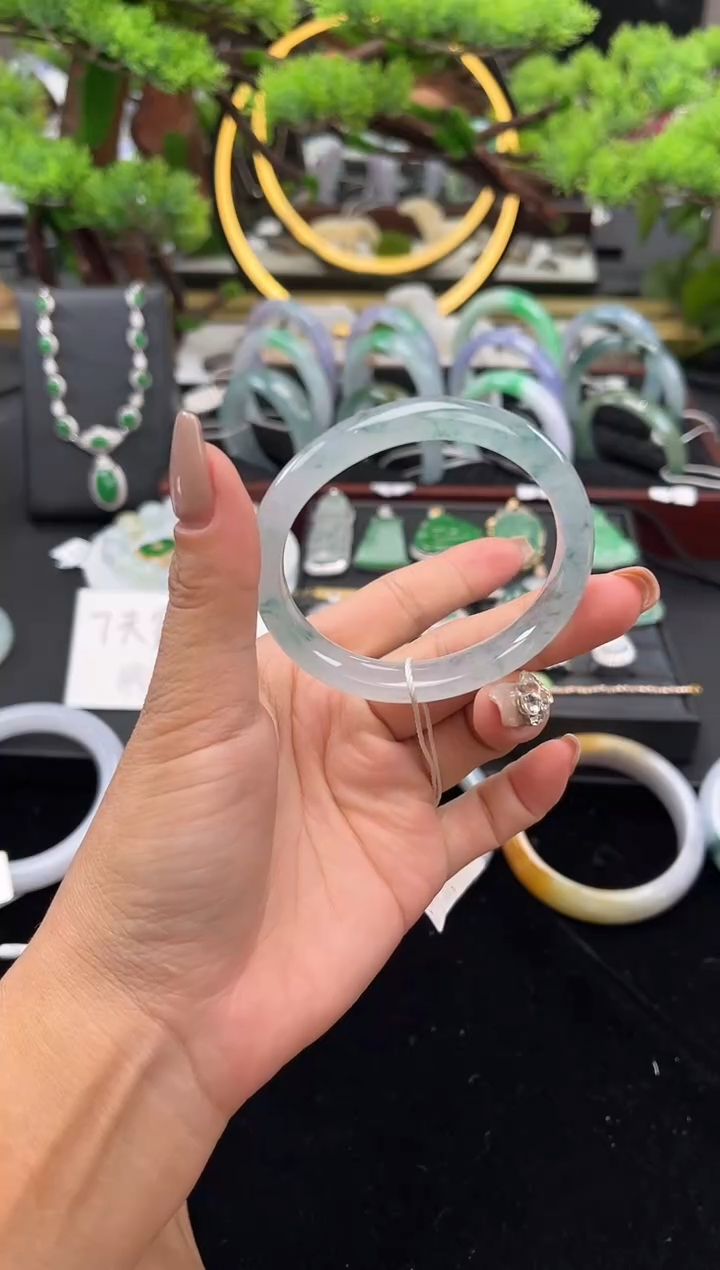 未镶嵌手镯翡翠手镯