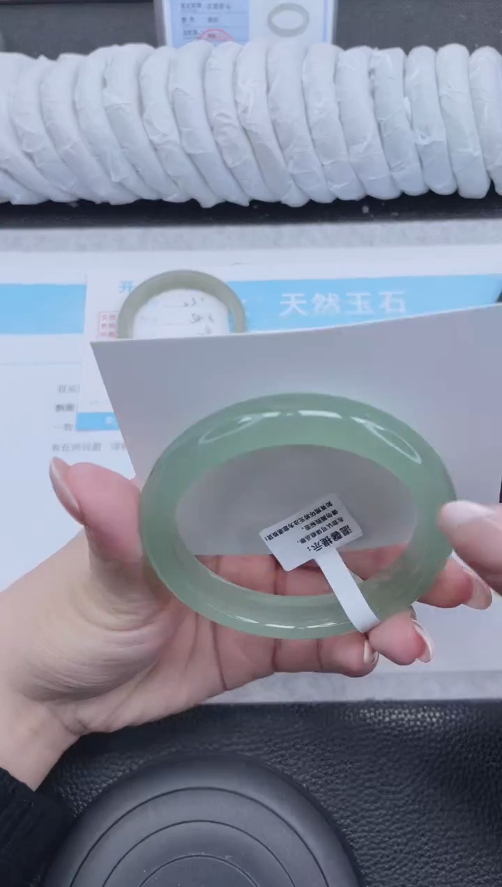 未镶嵌手镯石英质玉222-58.8