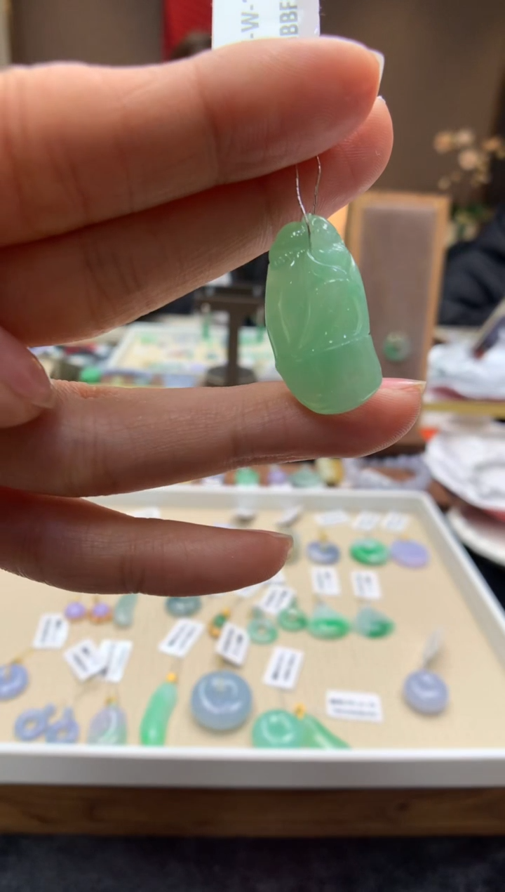 【闪购商品】翡翠颈饰未镶嵌竹节