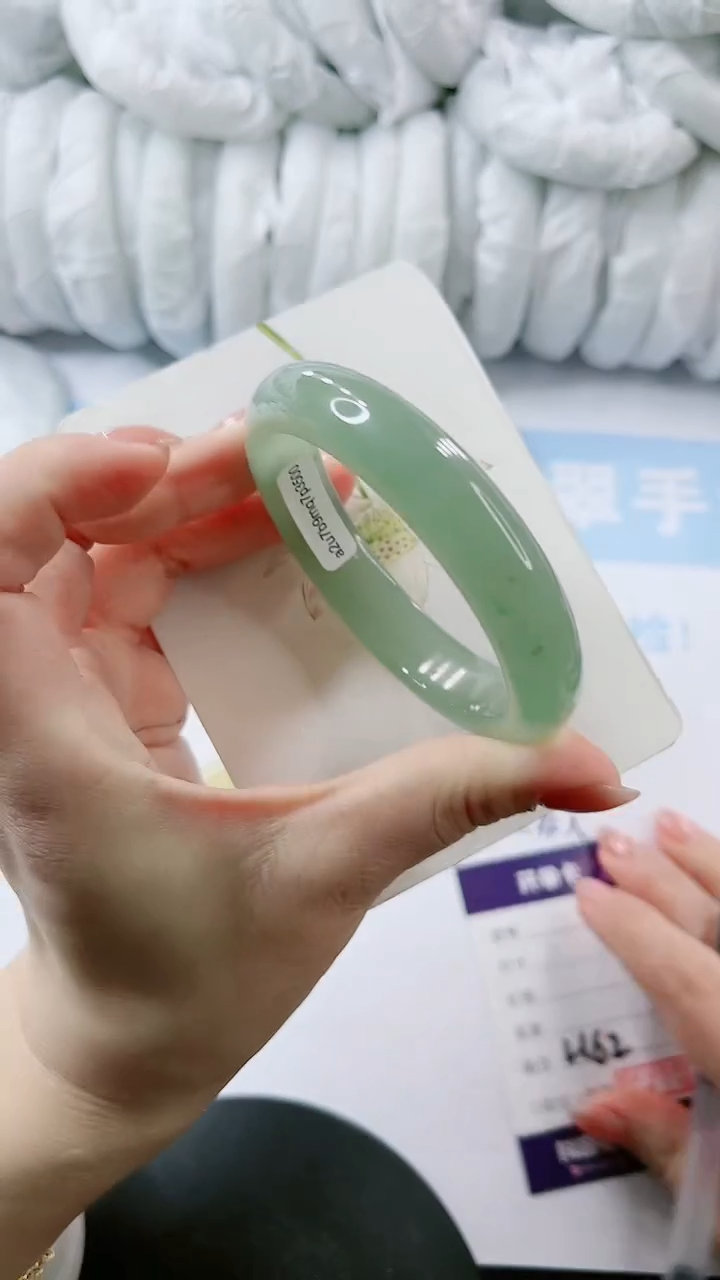 【闪购商品】石英质玉手镯未镶嵌多样性发货L162