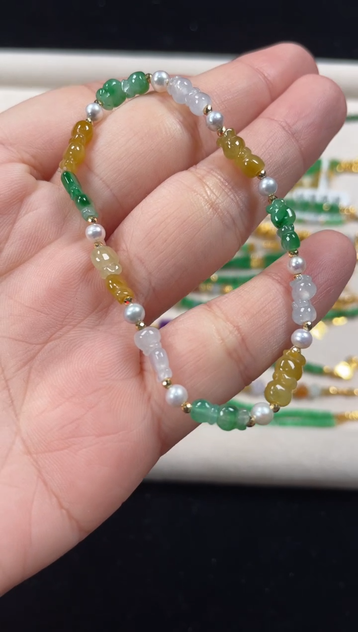 18K金镶嵌手串翡翠一条   P551