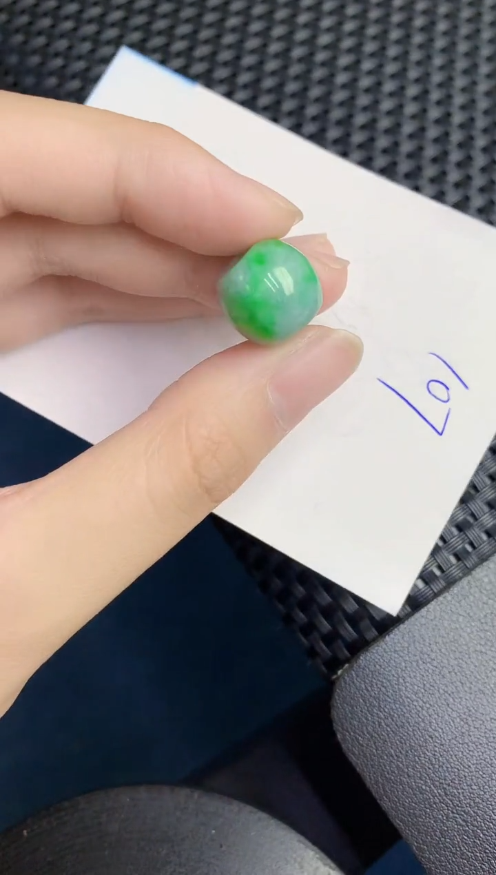 翡翠未镶嵌颈饰000000000