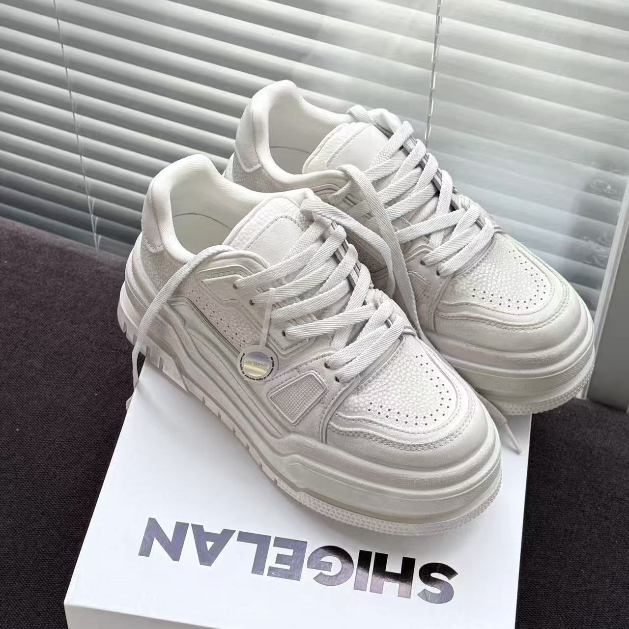 2025冬季真皮厚底擦色做旧休闲小白鞋板鞋003-8