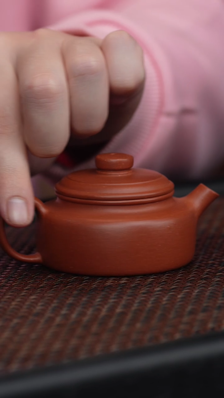 【闪购商品】宜兴紫砂原矿炮嘴德钟110cc左右