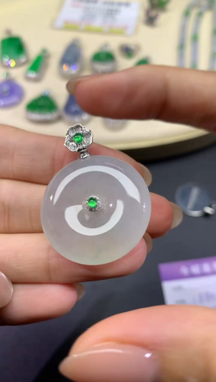 【闪购商品】翡翠吊坠(不含链)18K金镶嵌平安扣-054