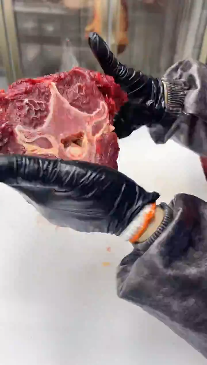 12个月中国大陆神*牛脖骨6.2斤