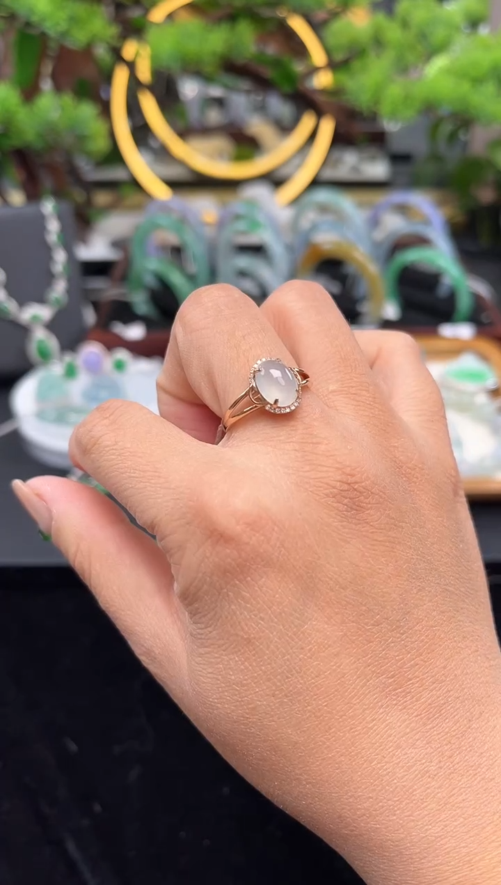 18K金镶嵌戒指翡翠戒指