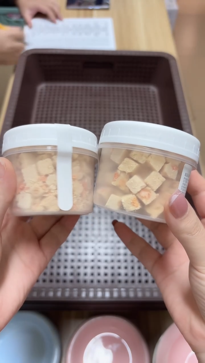 小桃家萝卜鸡丁2个