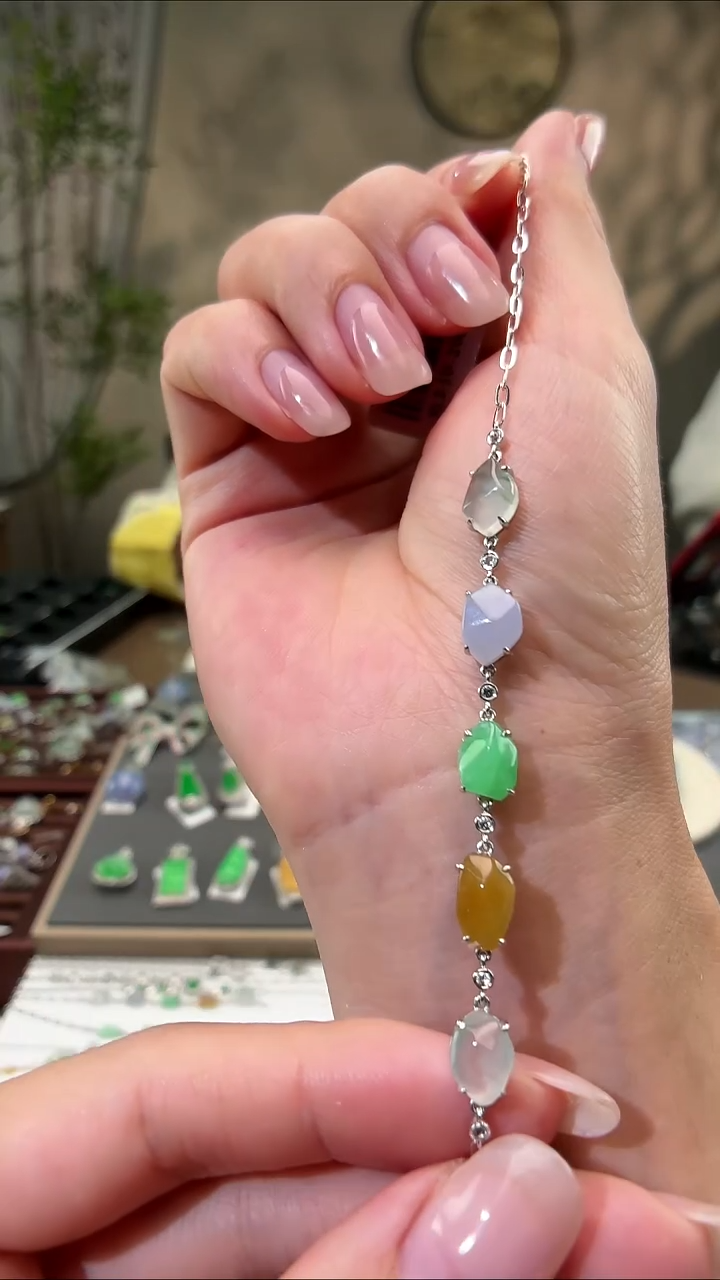 吊坠(不含链)18K金镶嵌翡翠手链