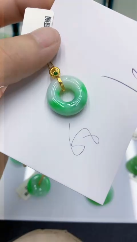 颈饰未镶嵌翡翠翡翠