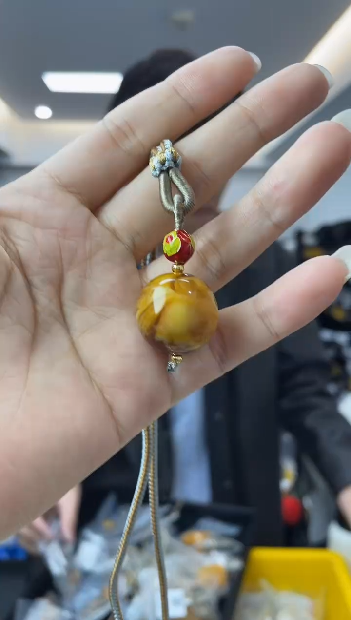 【闪购商品】琥珀裸石未镶嵌多样性一件发货