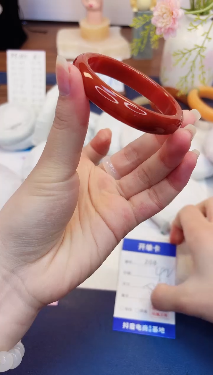 【闪购商品】石英质玉手镯未镶嵌208-玛瑙-圈口54