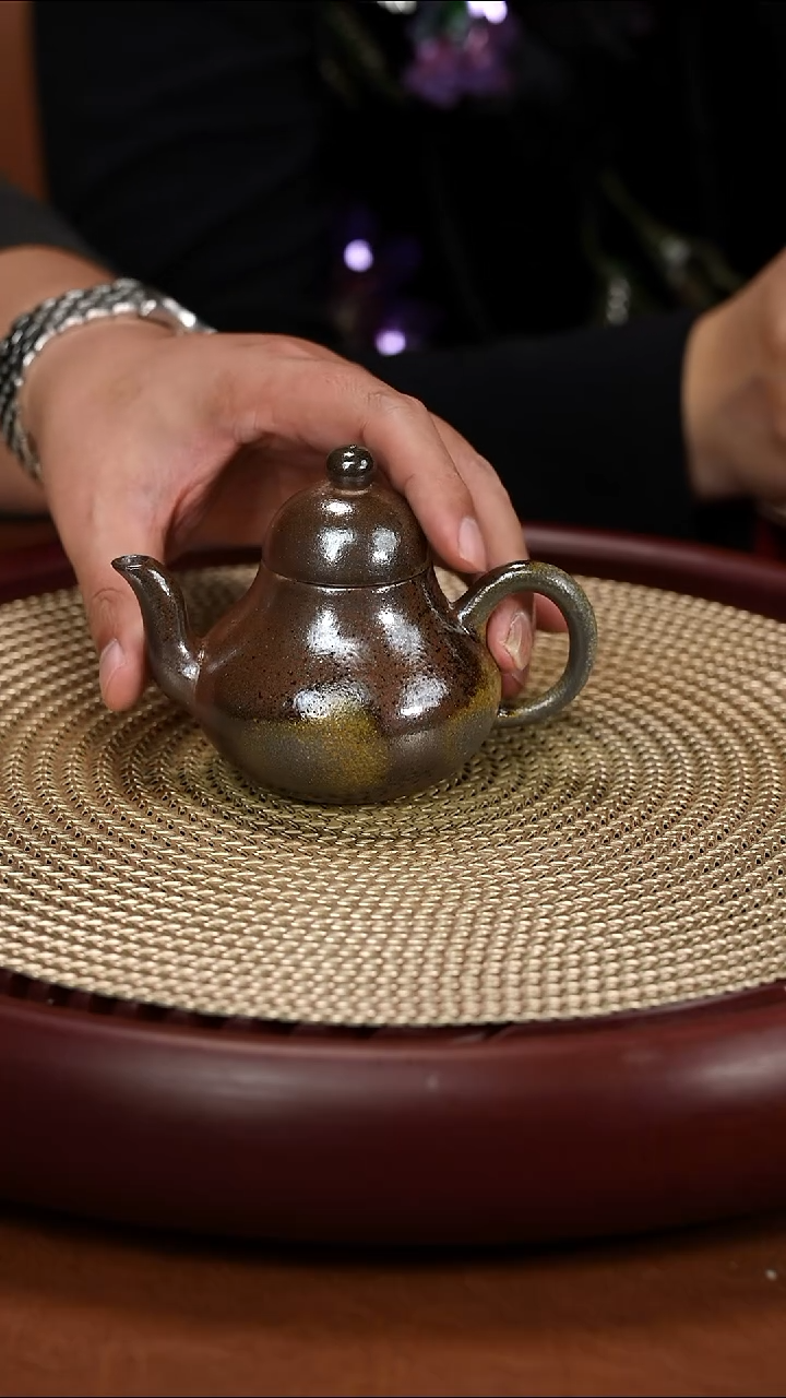 茶壶紫砂顾依萍 