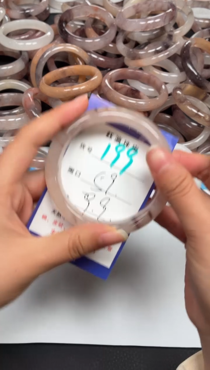 未镶嵌手镯石英质玉199