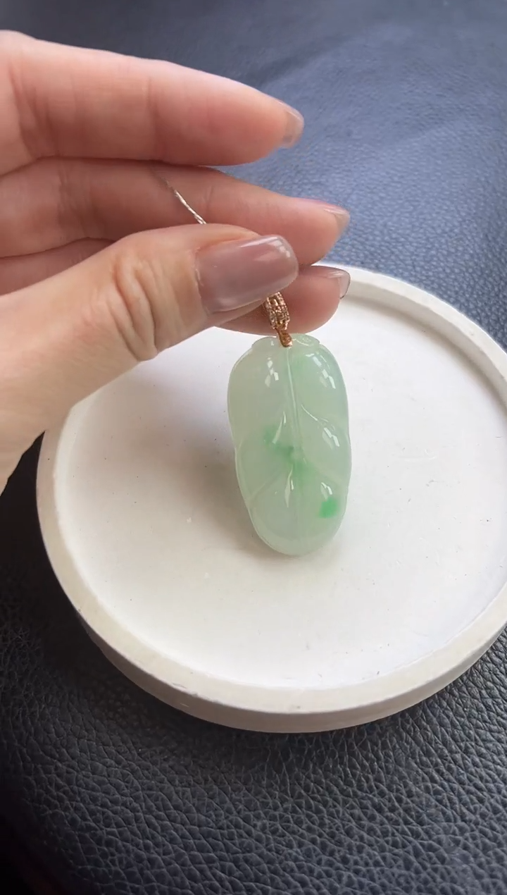 【闪购商品】翡翠颈饰18K金镶嵌叶子