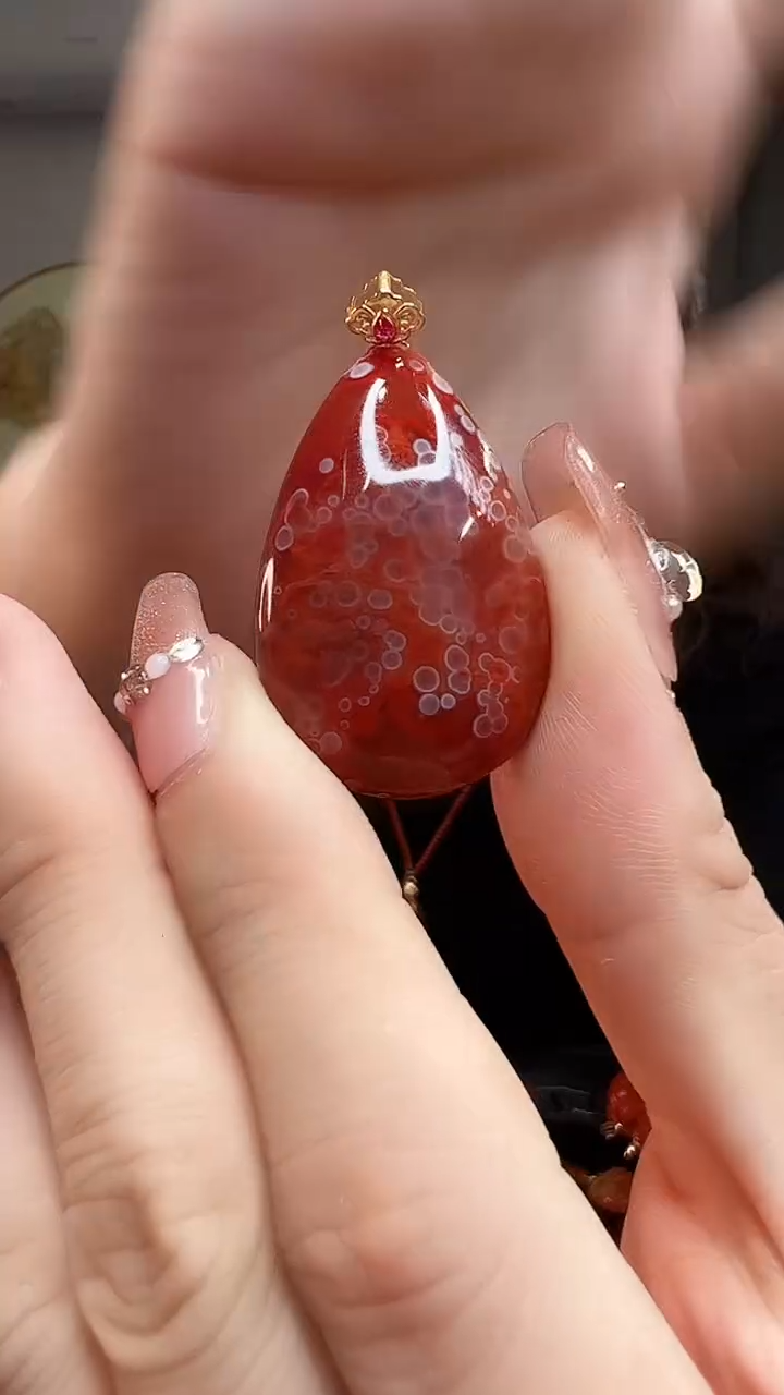 【闪购商品】南红玛瑙吊坠(不含链)18K金镶嵌/水滴