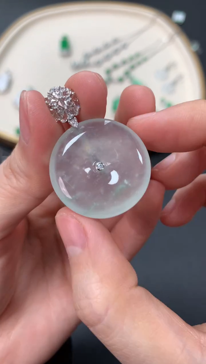 【闪购商品】翡翠吊坠(不含链)18K金镶嵌49800