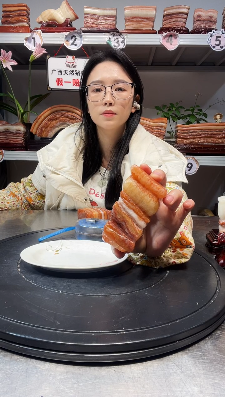 石材井****）天然石材柳州猪肉石5-9*.5-3.5