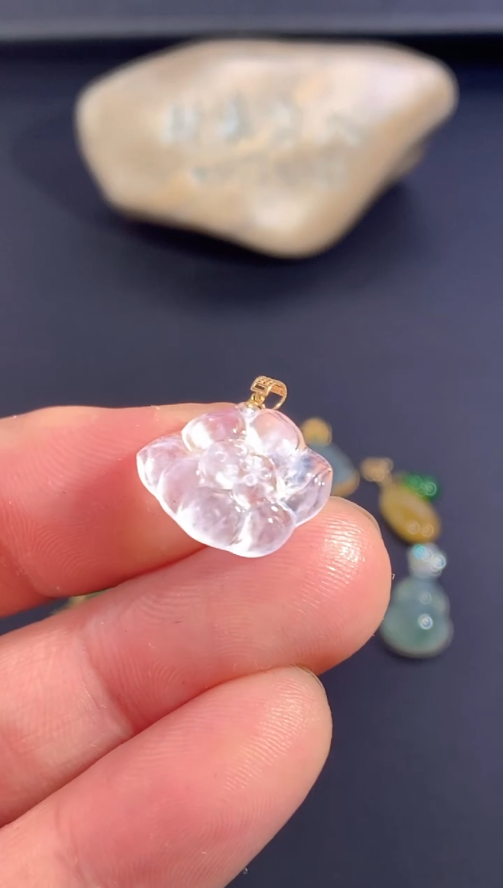 颈饰18K金镶嵌翡翠   