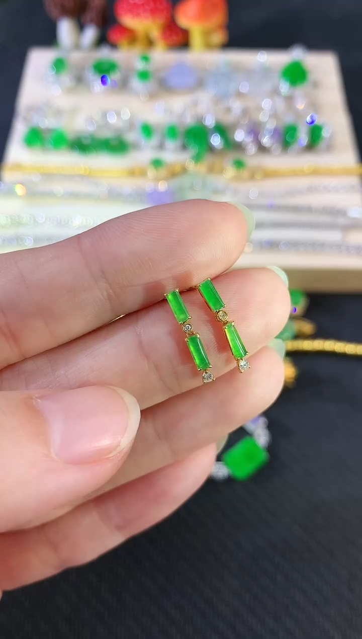 18K金镶嵌翡翠耳饰129|3300