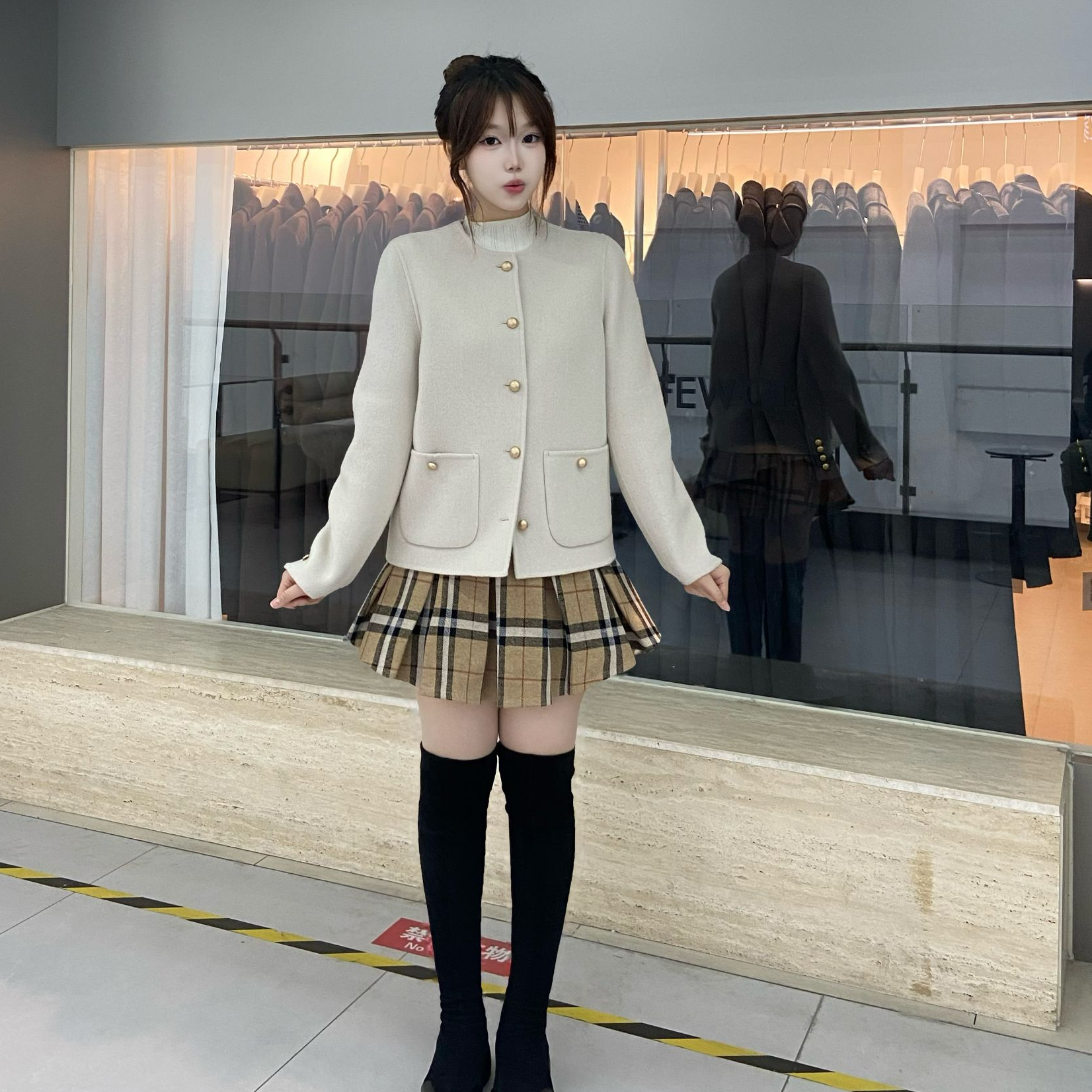 100%绵羊毛圆领气质时尚短款毛呢外套女2358