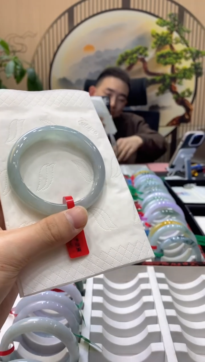 【闪购商品】翡翠手镯未镶嵌000011681