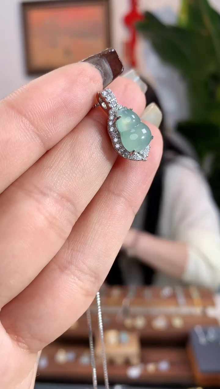 【闪购商品】翡翠银S925镶嵌颈饰吊坠