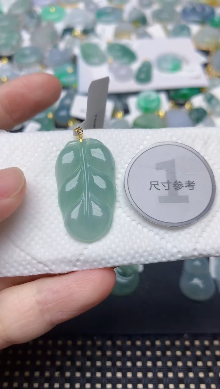 颈饰18K金镶嵌翡翠天然缅甸A货翡翠
