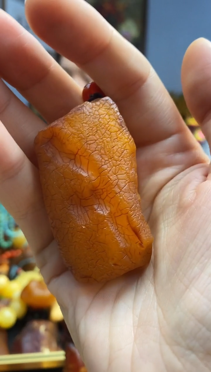 未镶嵌颈饰琥珀吊坠