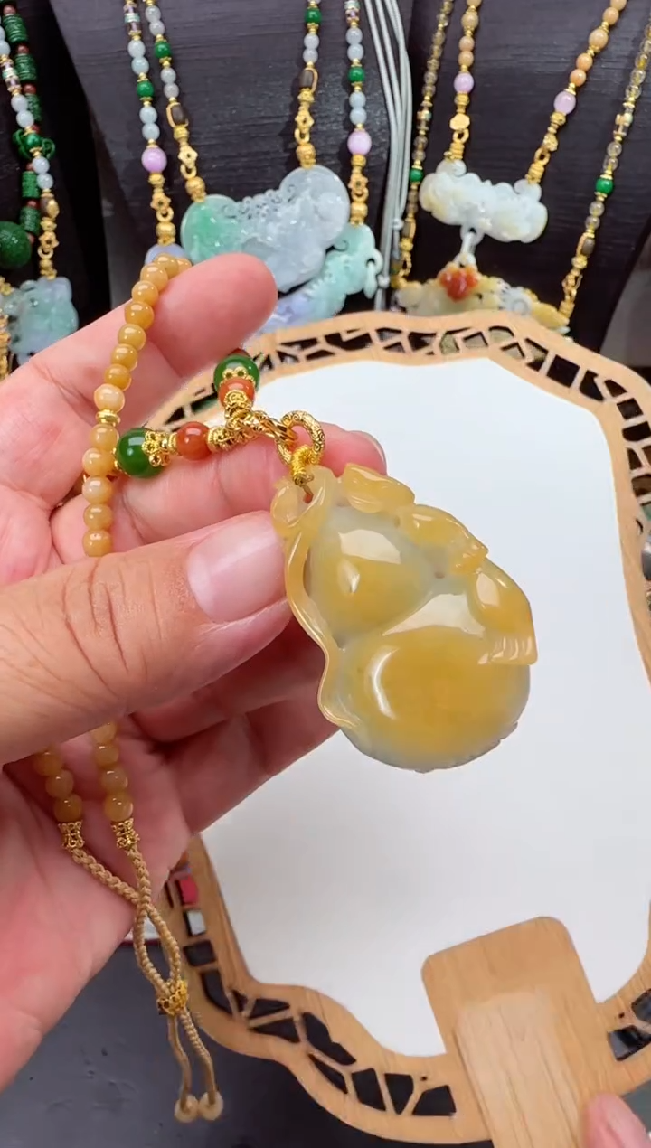 颈饰未镶嵌翡翠吊坠