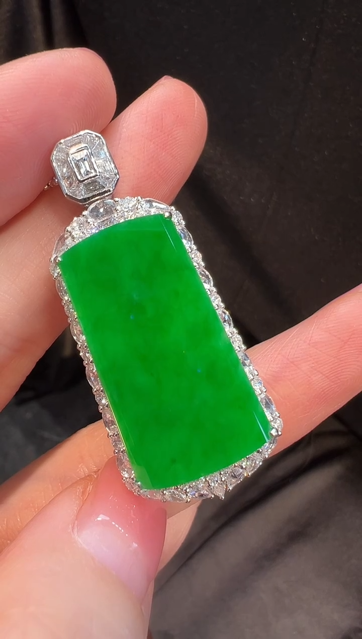 吊坠(不含链)18K金镶嵌翡翠S****?L6吊坠8.8万分单