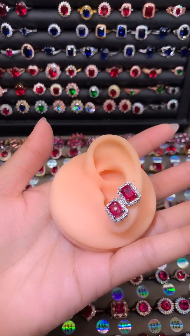 【闪购商品】红宝石耳饰银S925镶嵌68