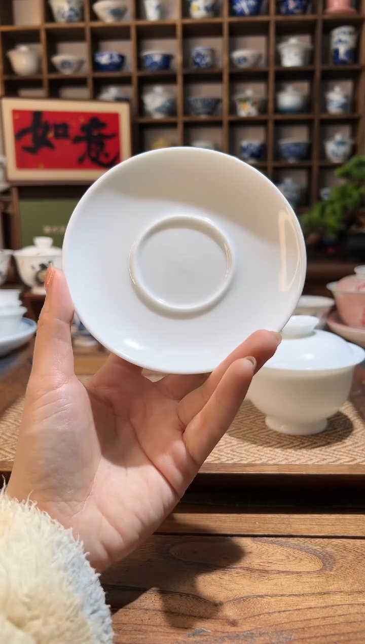 【闪购商品】纯白底托           