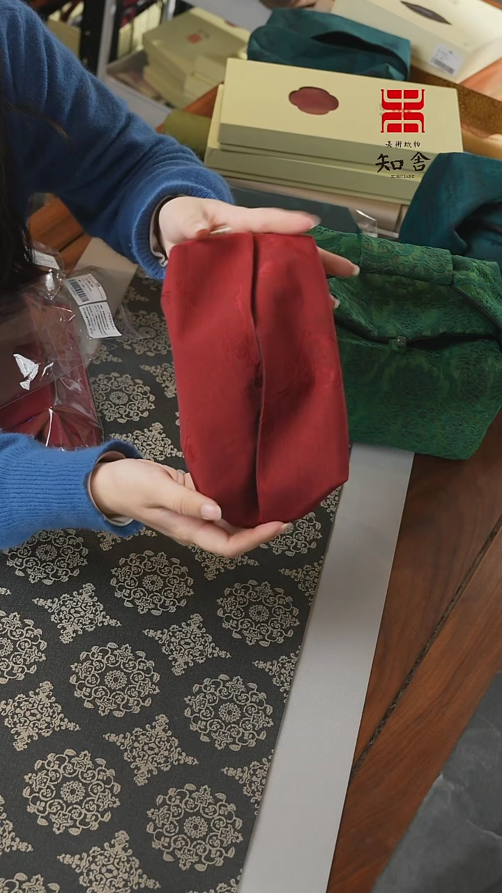 【闪购商品】纸巾盒··········