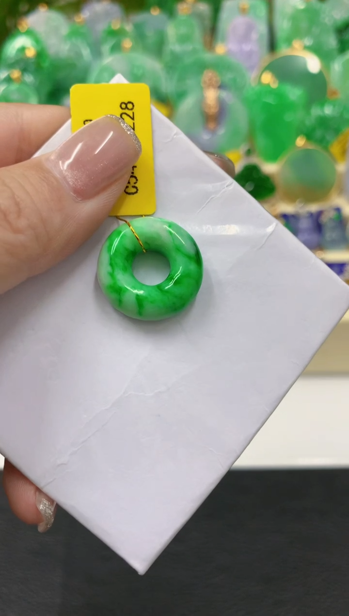 吊坠(不含链)未镶嵌翡翠挂件