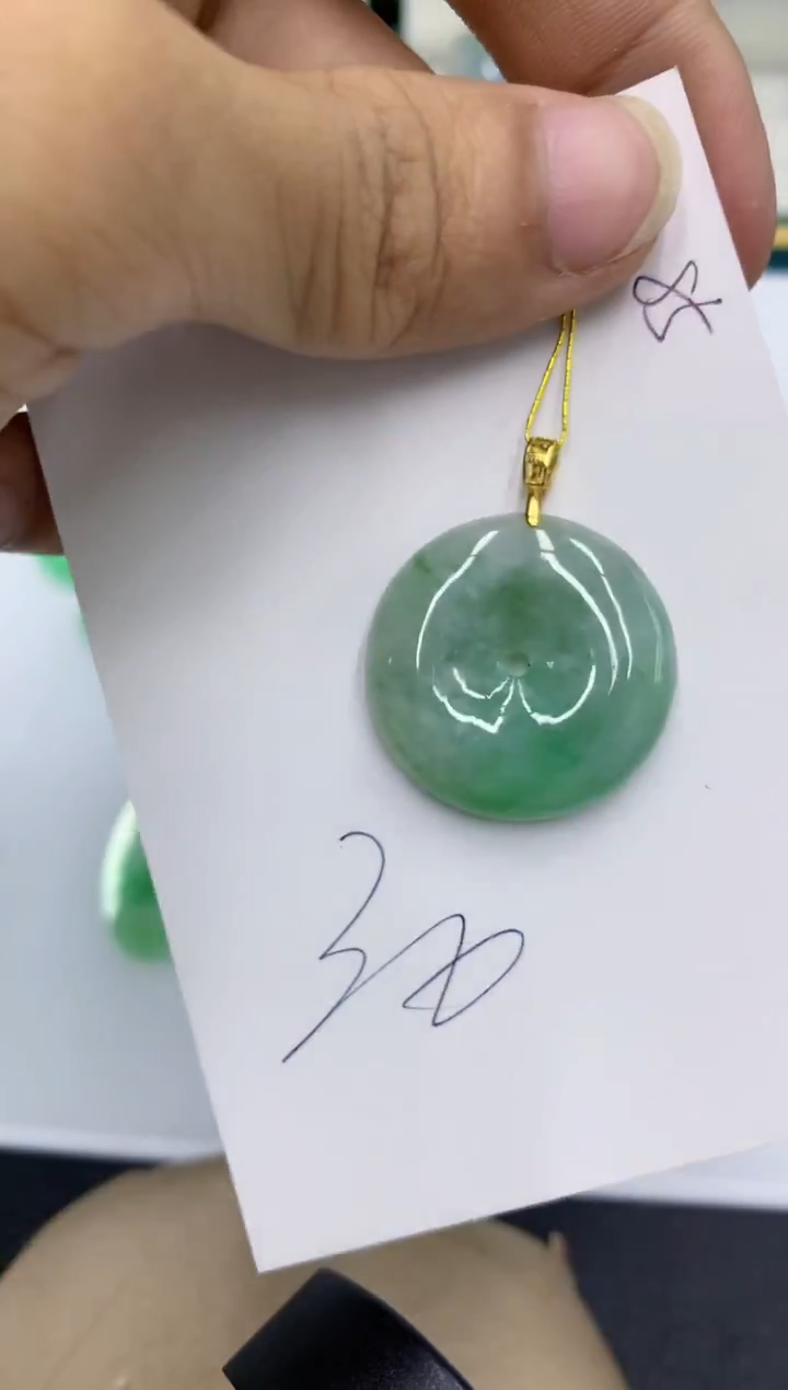 颈饰未镶嵌翡翠111111111