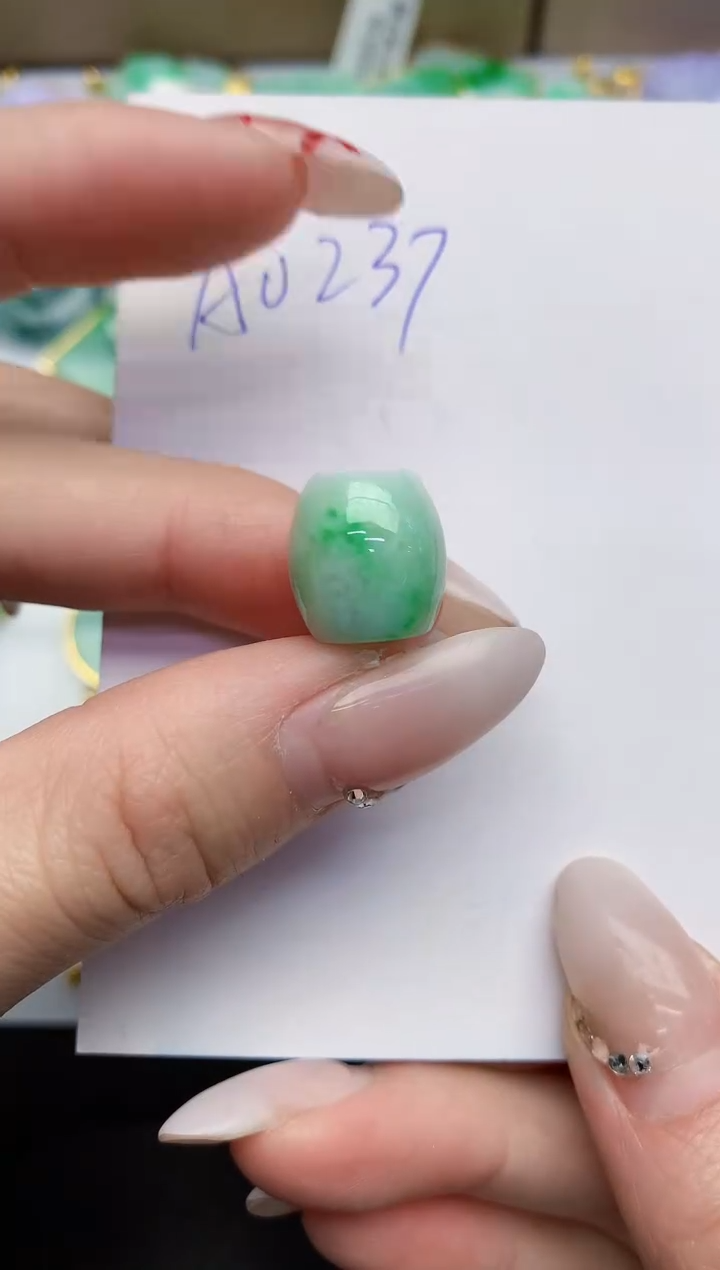 【闪购商品】翡翠颈饰未镶嵌000000000000