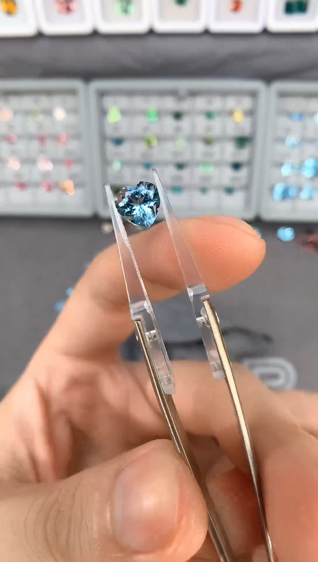 【闪购商品】定制海蓝宝石裸石未镶嵌1.69ct