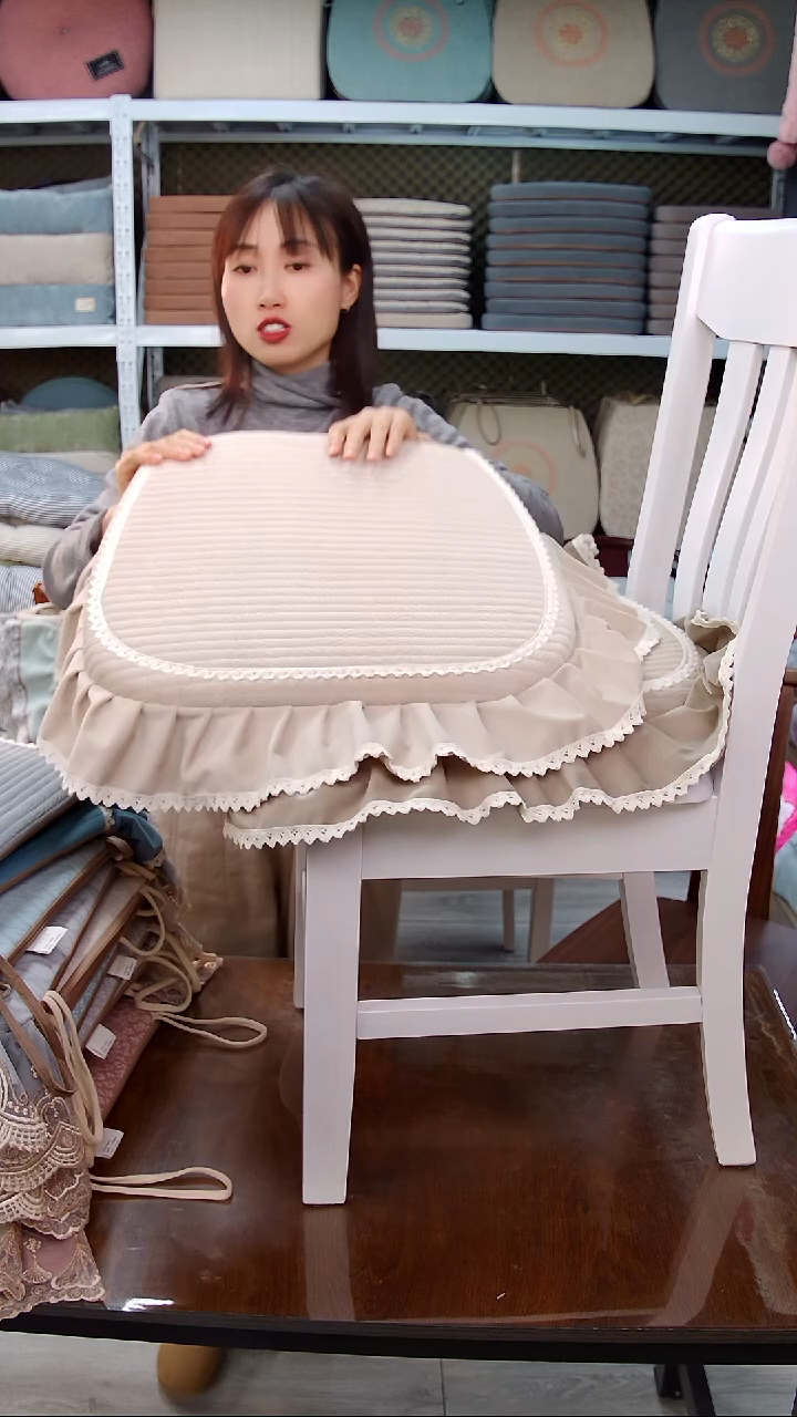 布细绒—横条：米色4个