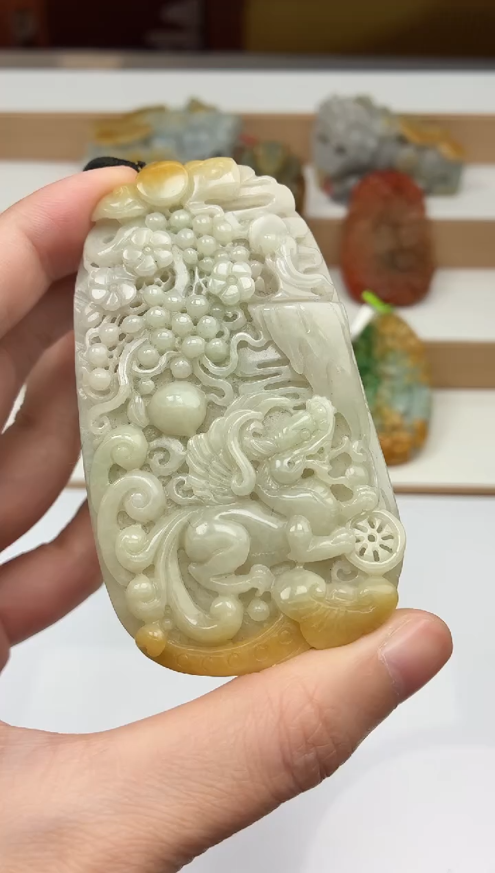 颈饰未镶嵌翡翠牌子