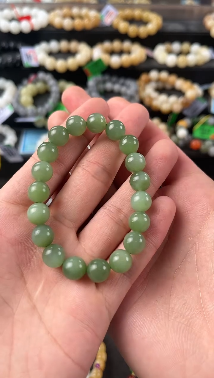 【闪购商品】和田玉手串未镶嵌俄碧手串卡8微色差