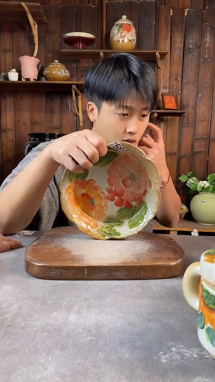 碗758，手工手绘，超出陶瓷